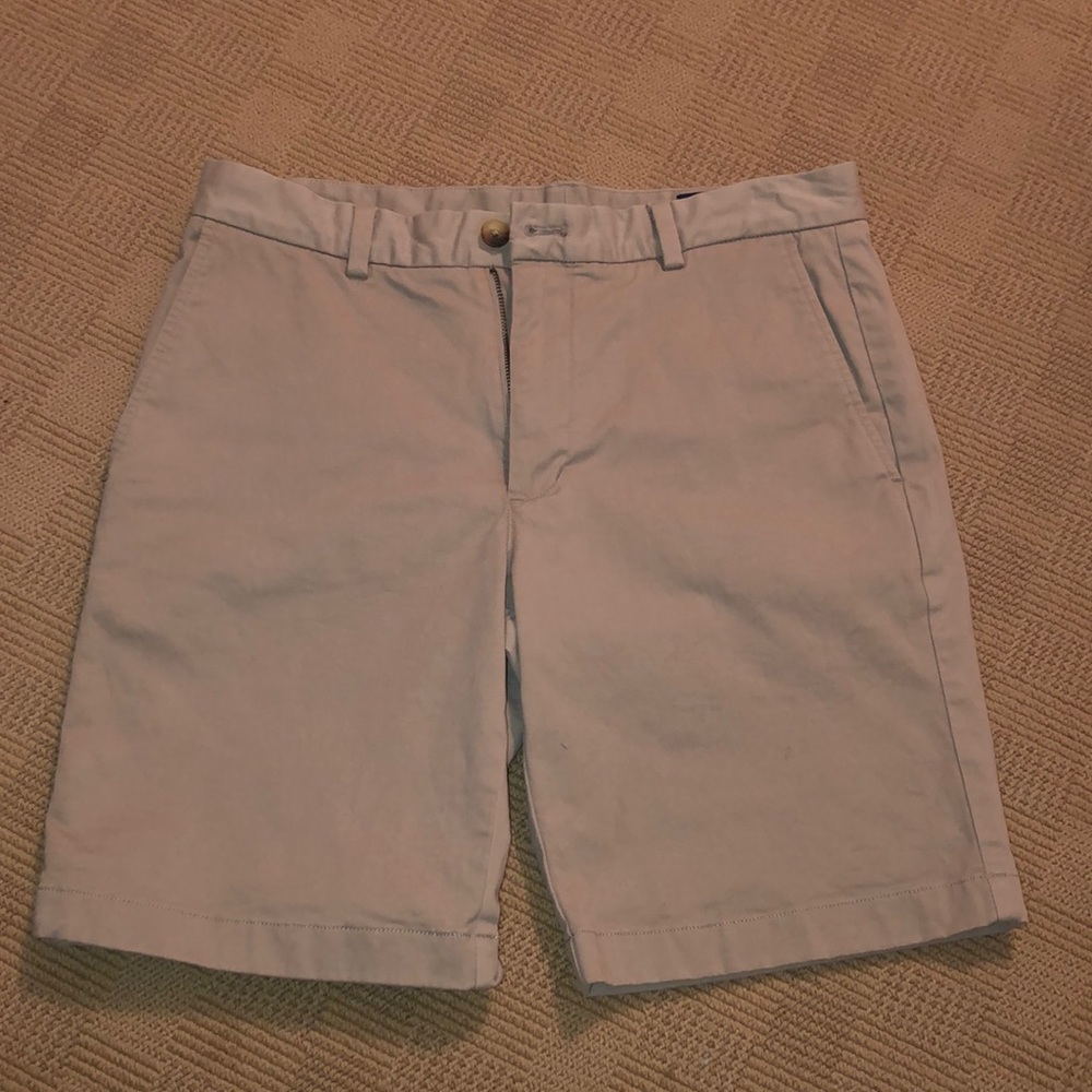 Vineyard Vines khaki shorts (men)